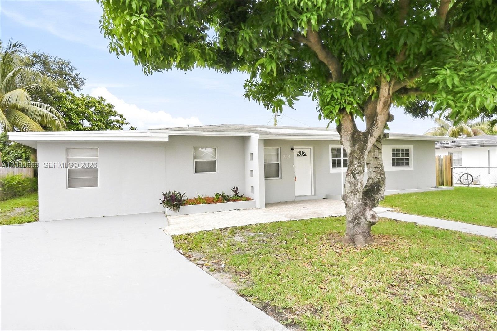3951 NW 173rd Ter, Miami Gardens FL 33055