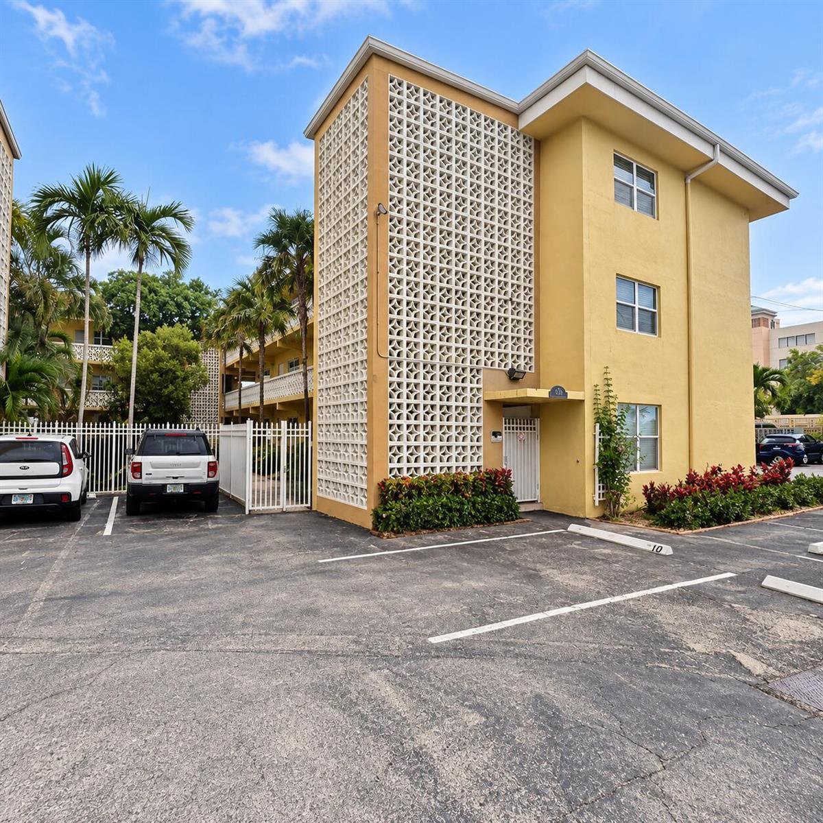 815 Middle River Drive # 110, Fort Lauderdale FL 33304