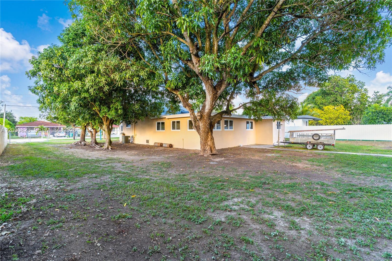559 NW 2nd St # B, Florida City FL 33034