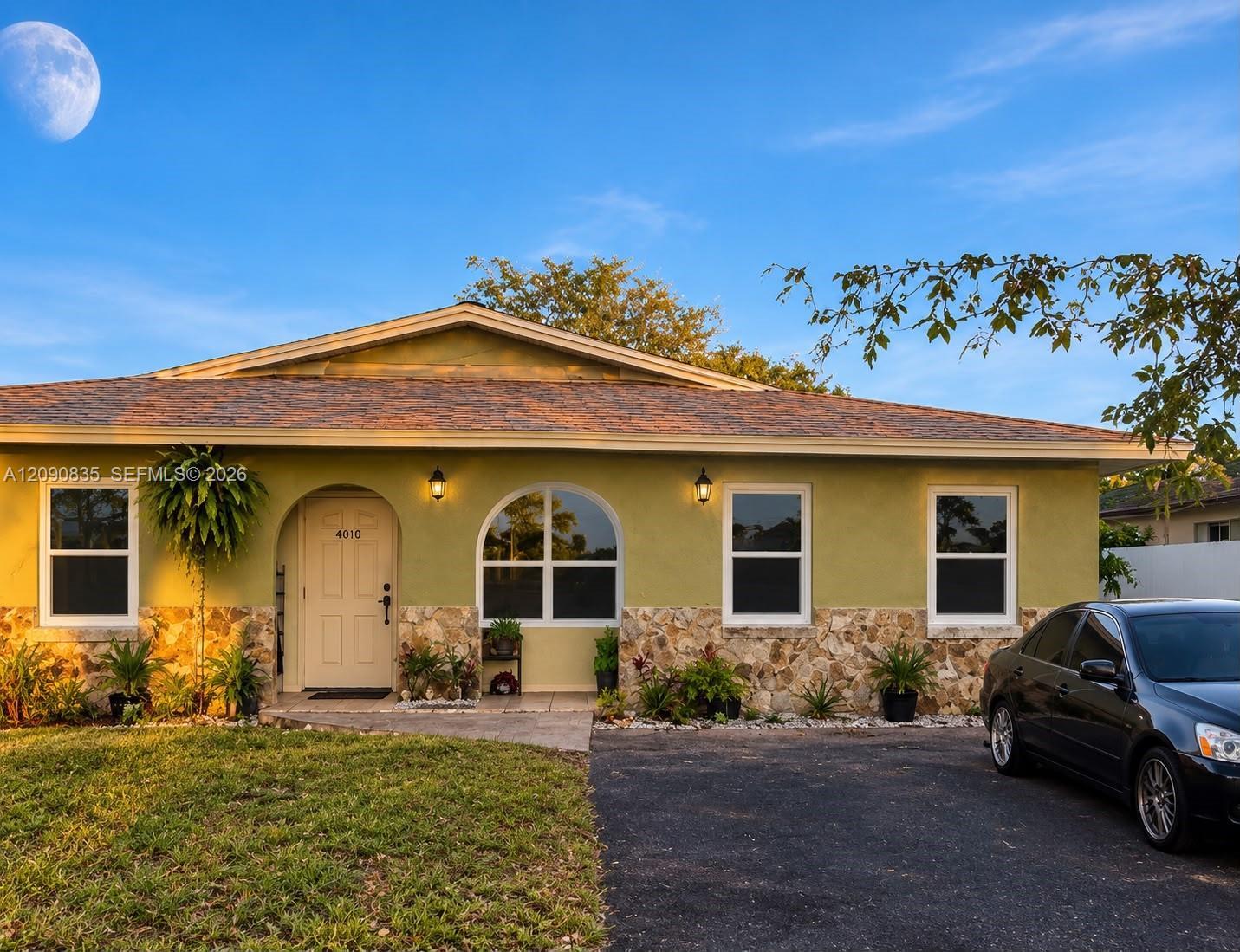 4610 SW 43rd Ter, Dania Beach FL 33314