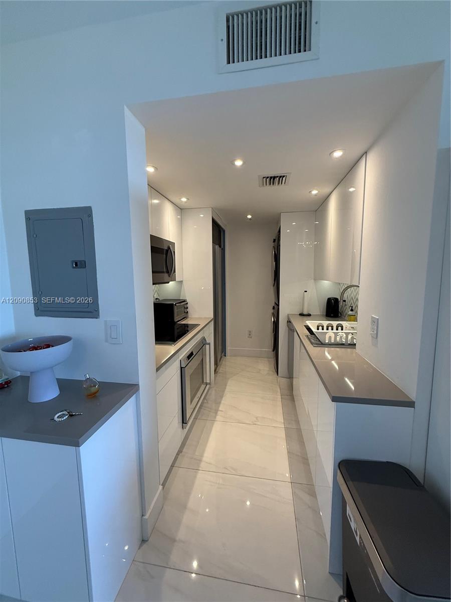 10275 Collins Ave # 434, Bal Harbour FL 33154