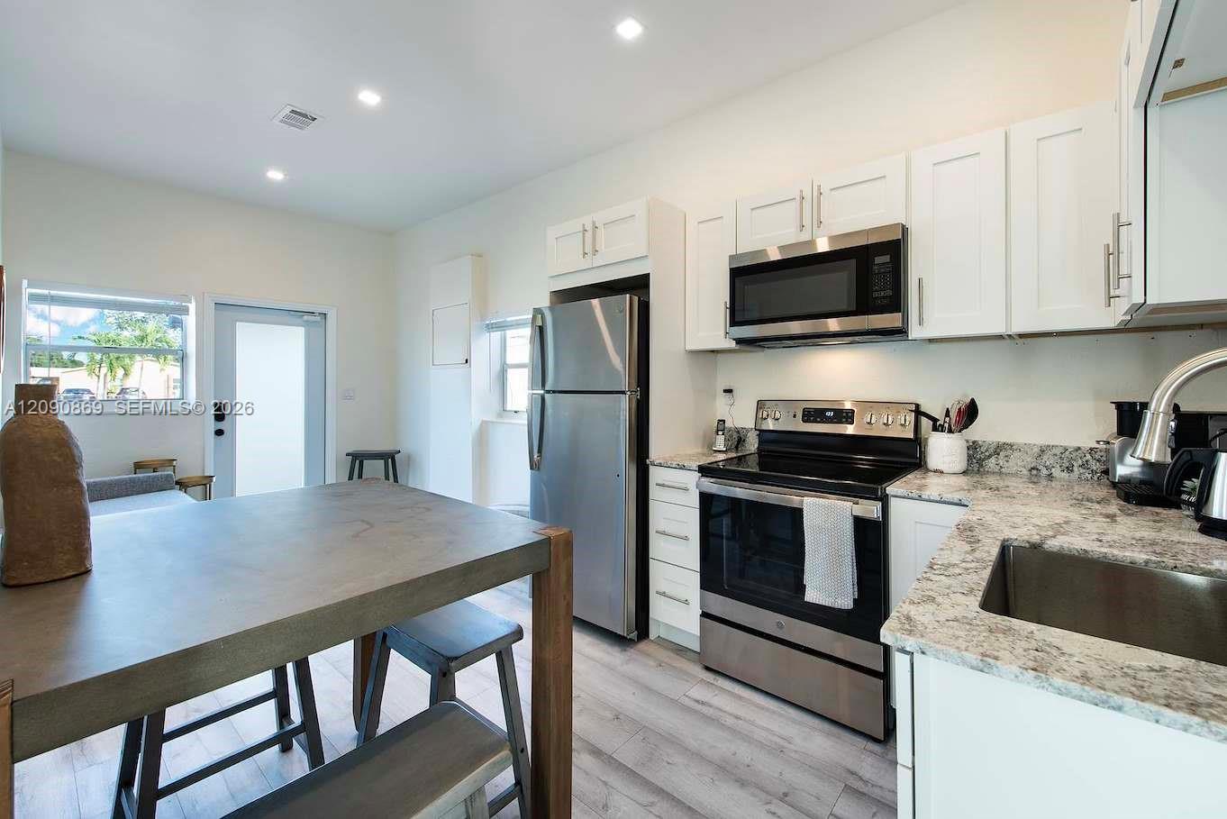 115 SE 2nd St # 2, Hallandale Beach FL 33009