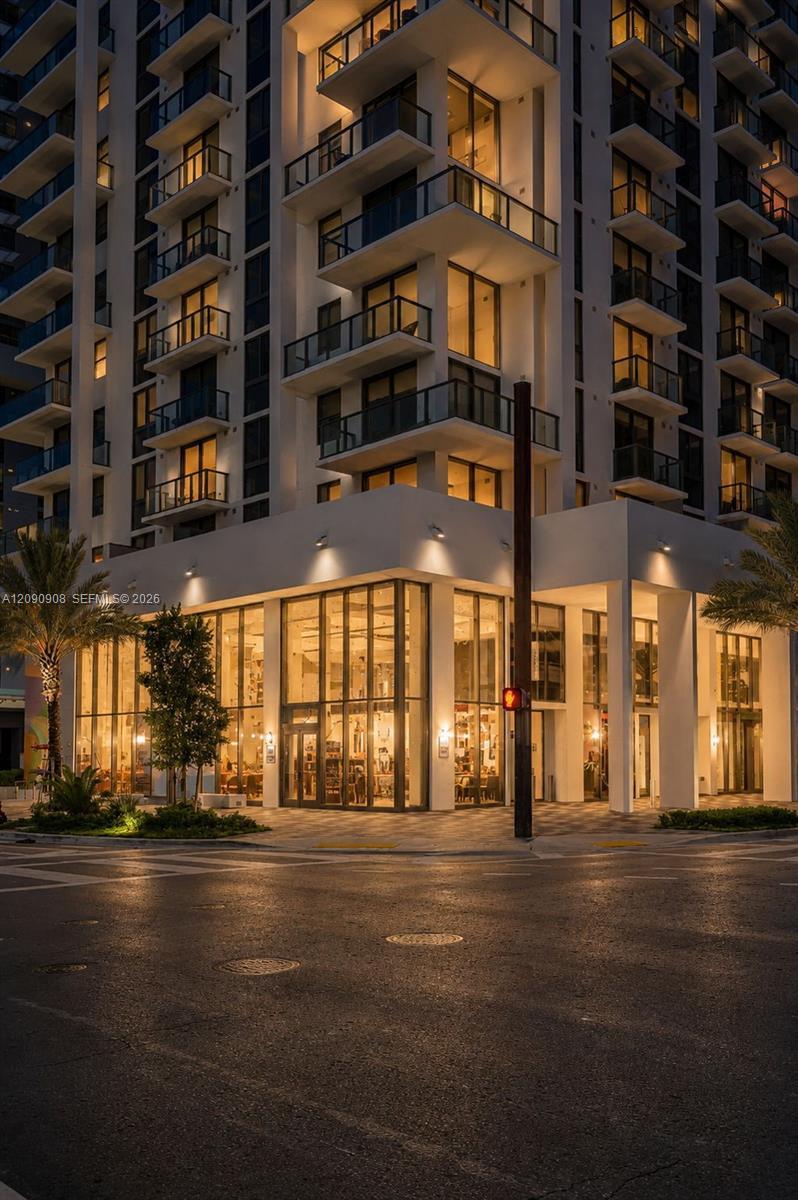 11 NE 6th St, Miami FL 33132