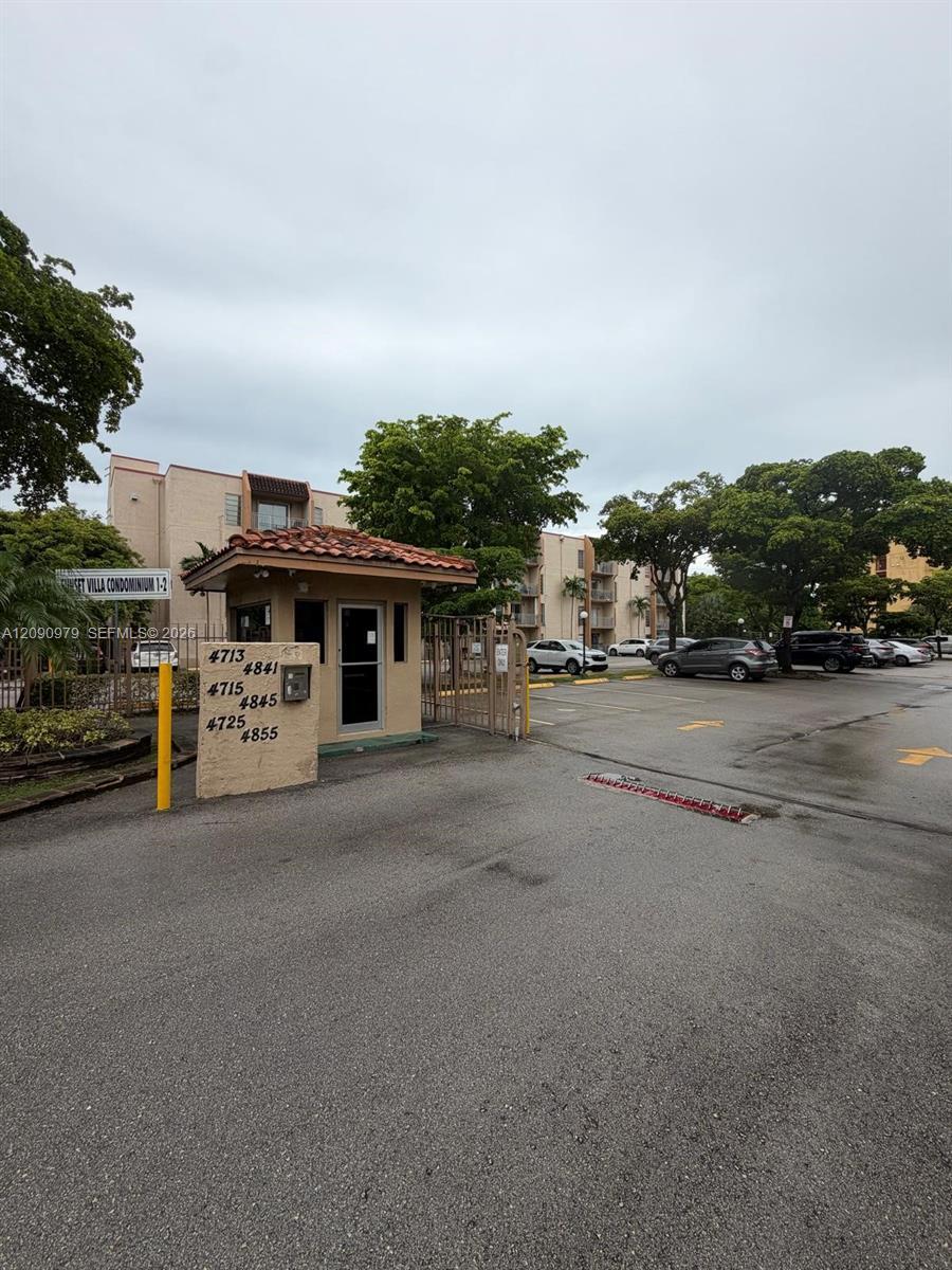 4725 NW 7th St # 3, Miami FL 33126