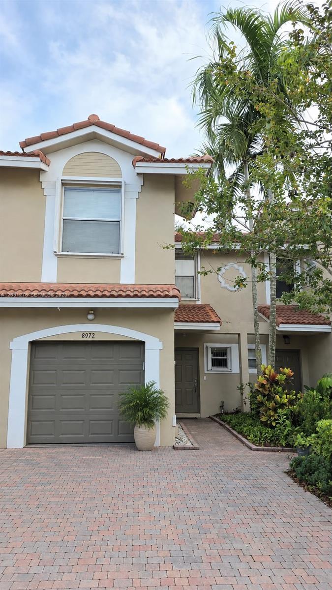 8972 NW 54th St, Sunrise FL 33351