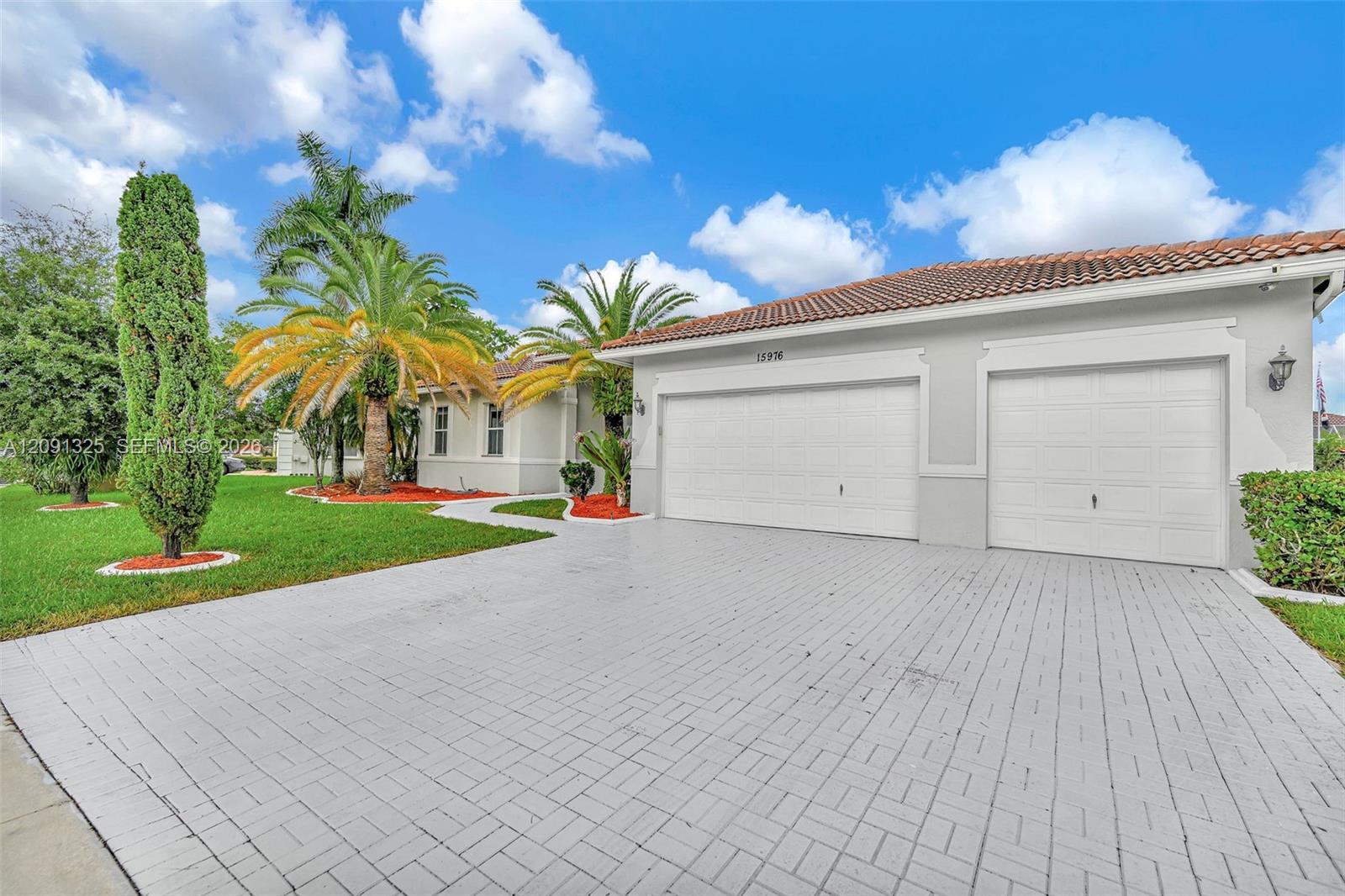 15976 SW 4th St, Pembroke Pines FL 33027