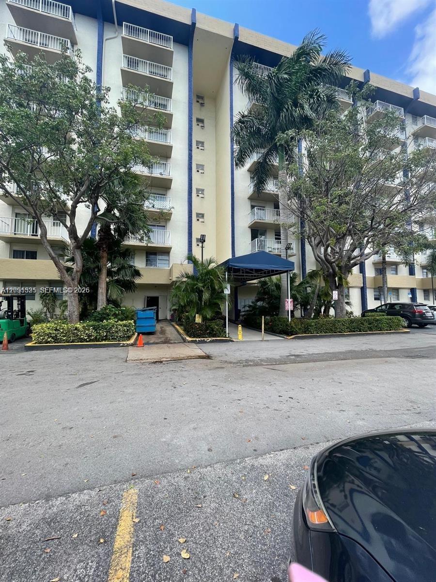 4550 NW 9th St # 102E, Miami FL 33126