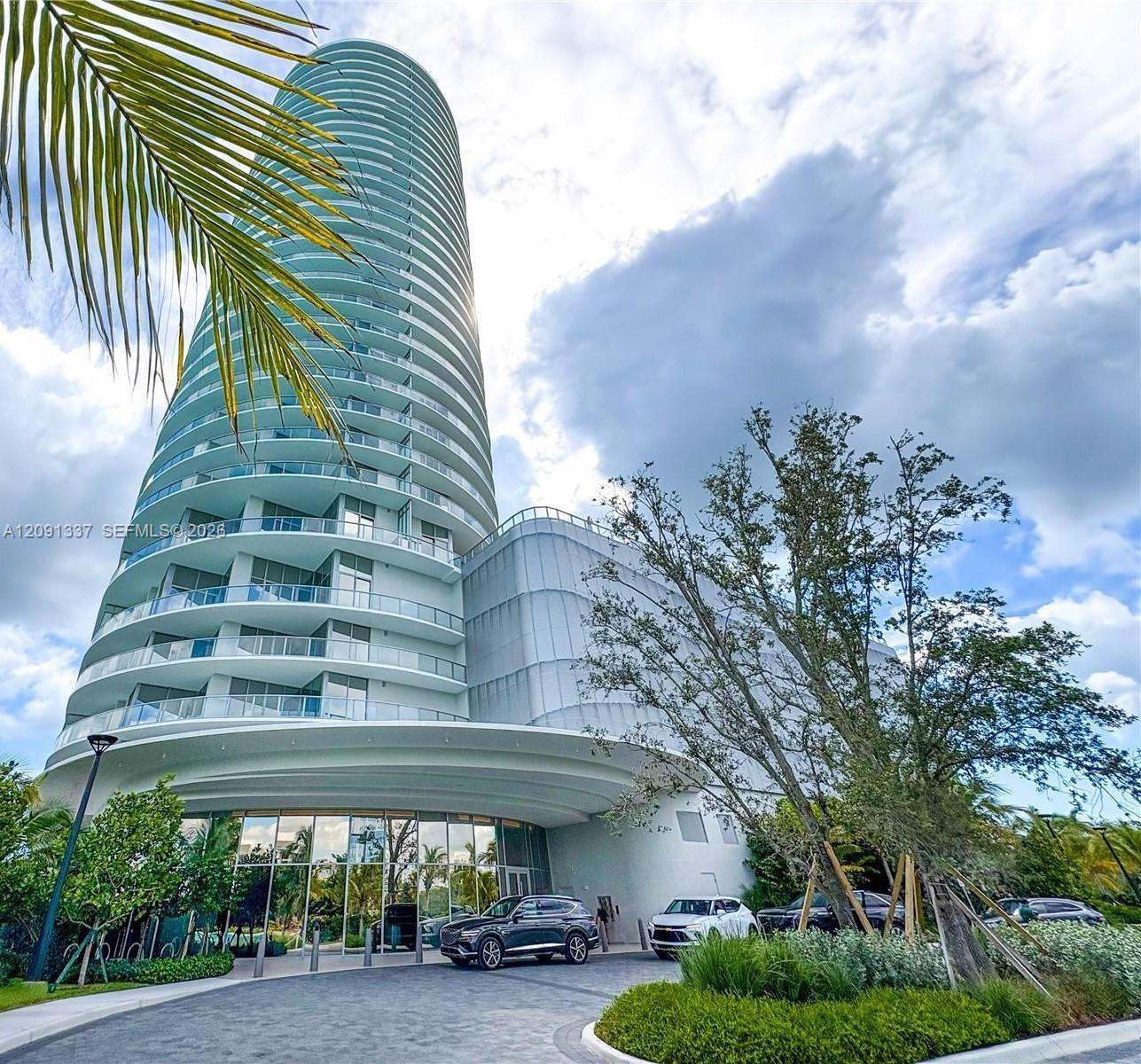 2411 Laguna Circle # 903, North Miami FL 33181