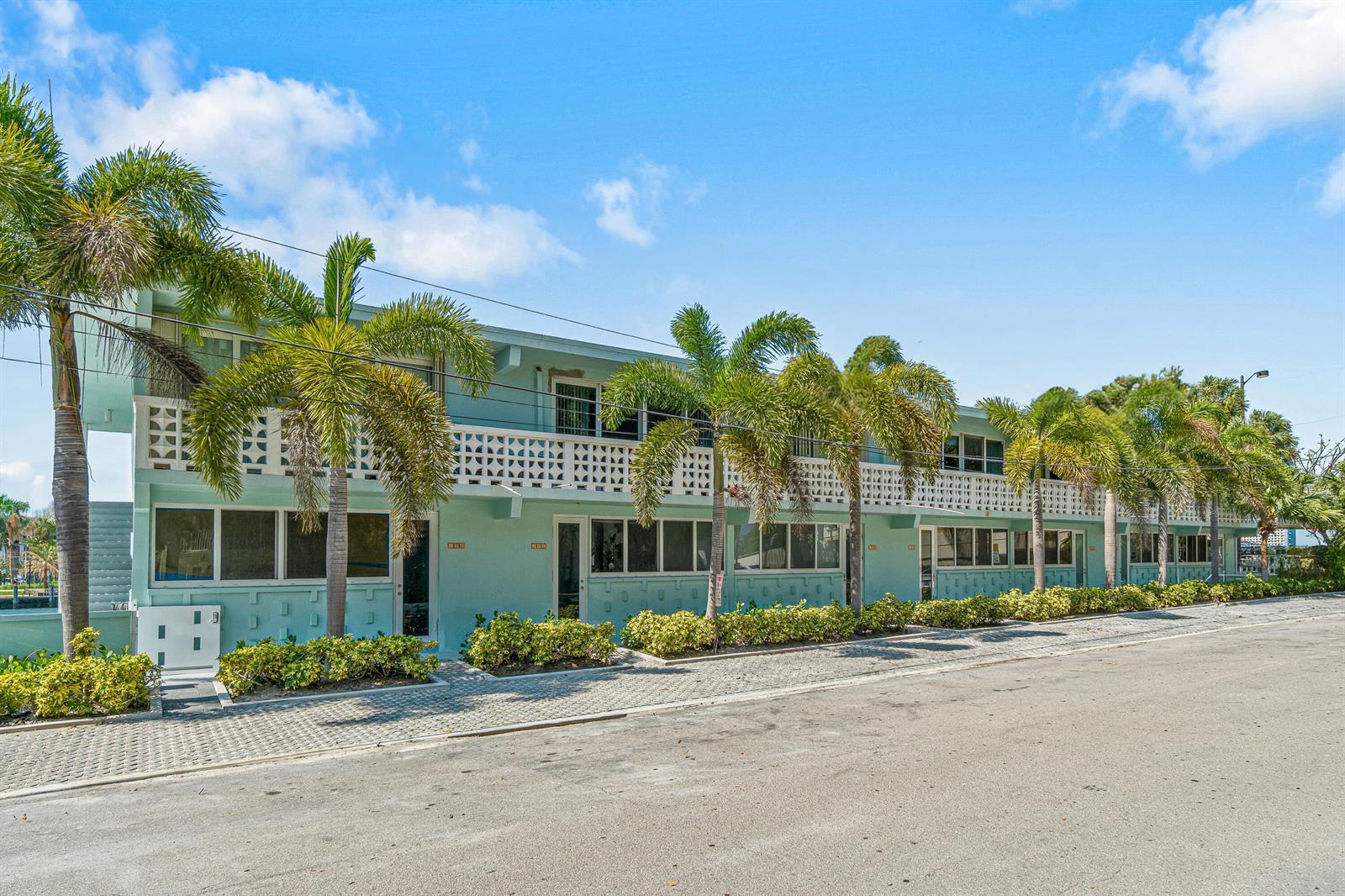 65 SE SPANISH Trail # 2070, Boca Raton FL 33432