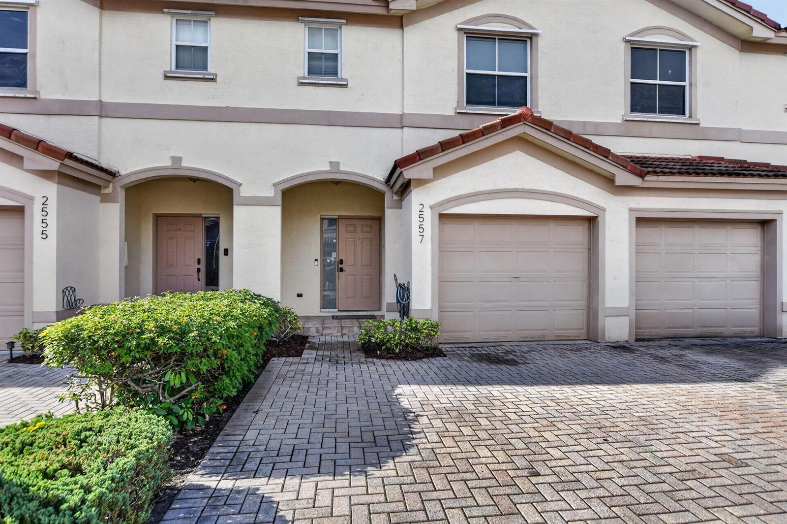 2557 Riverside Drive, Coral Springs FL 33065