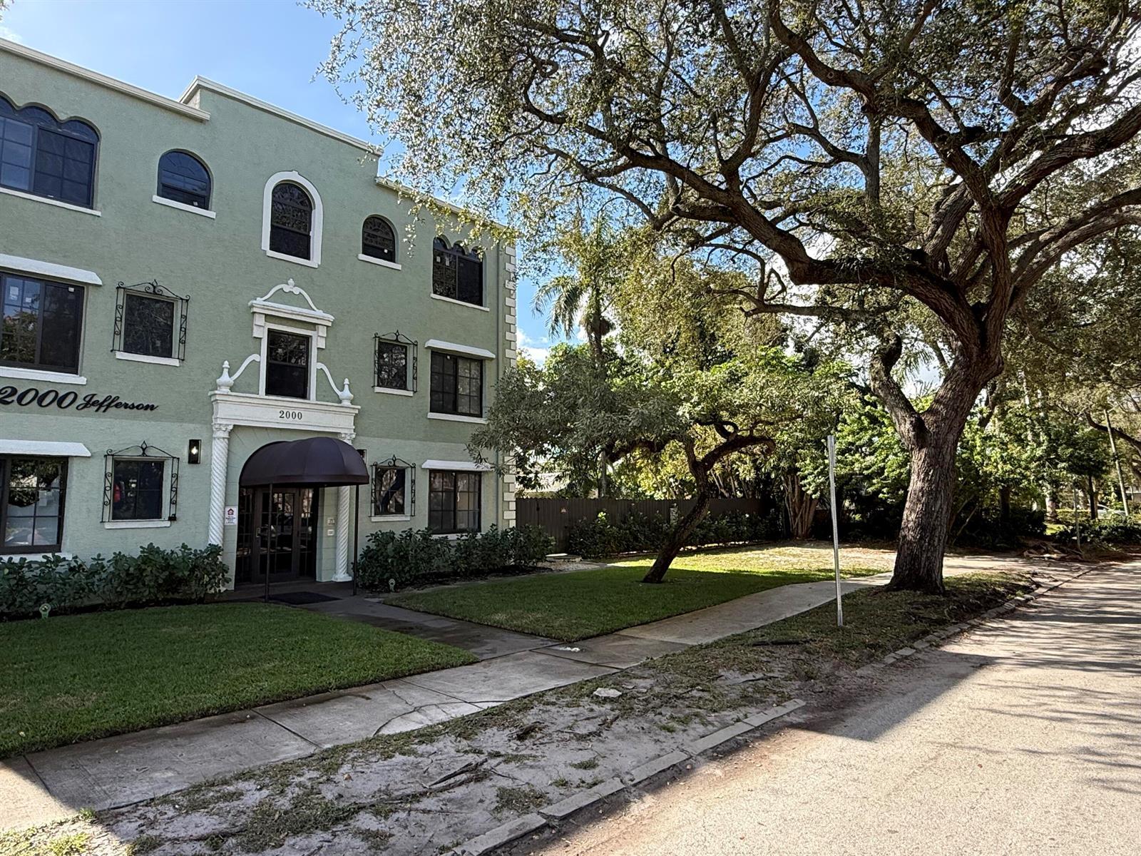 2000 Jefferson Street # 17, Hollywood FL 33020