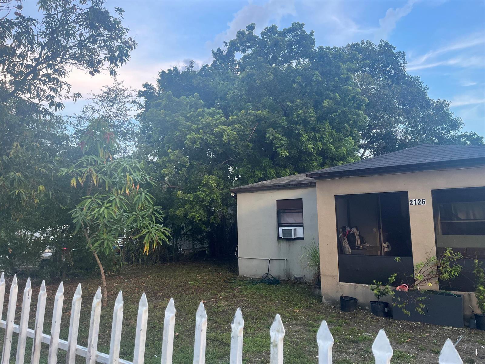 2126 NW 92ND Street, Miami FL 33147