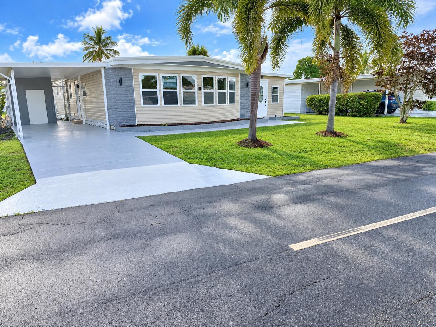 8572 Crown Drive, Boynton Beach FL 33436