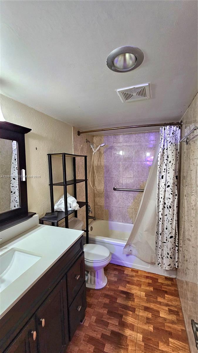3954 Inverrary Dr # B2, Lauderhill FL 33319