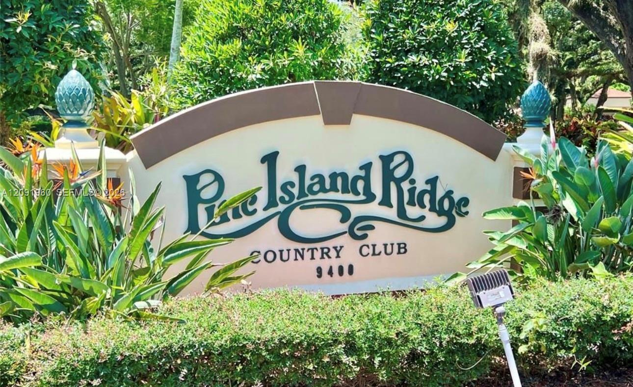 9340 Lagoon Pl # 205, Davie FL 33324