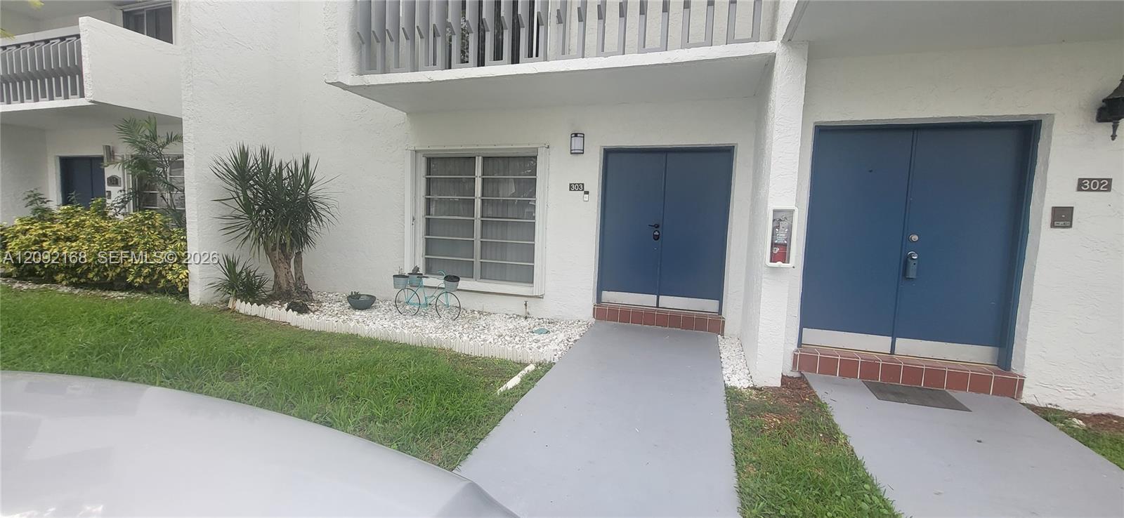 9430 SW 170th St # 303, Palmetto Bay FL 33157