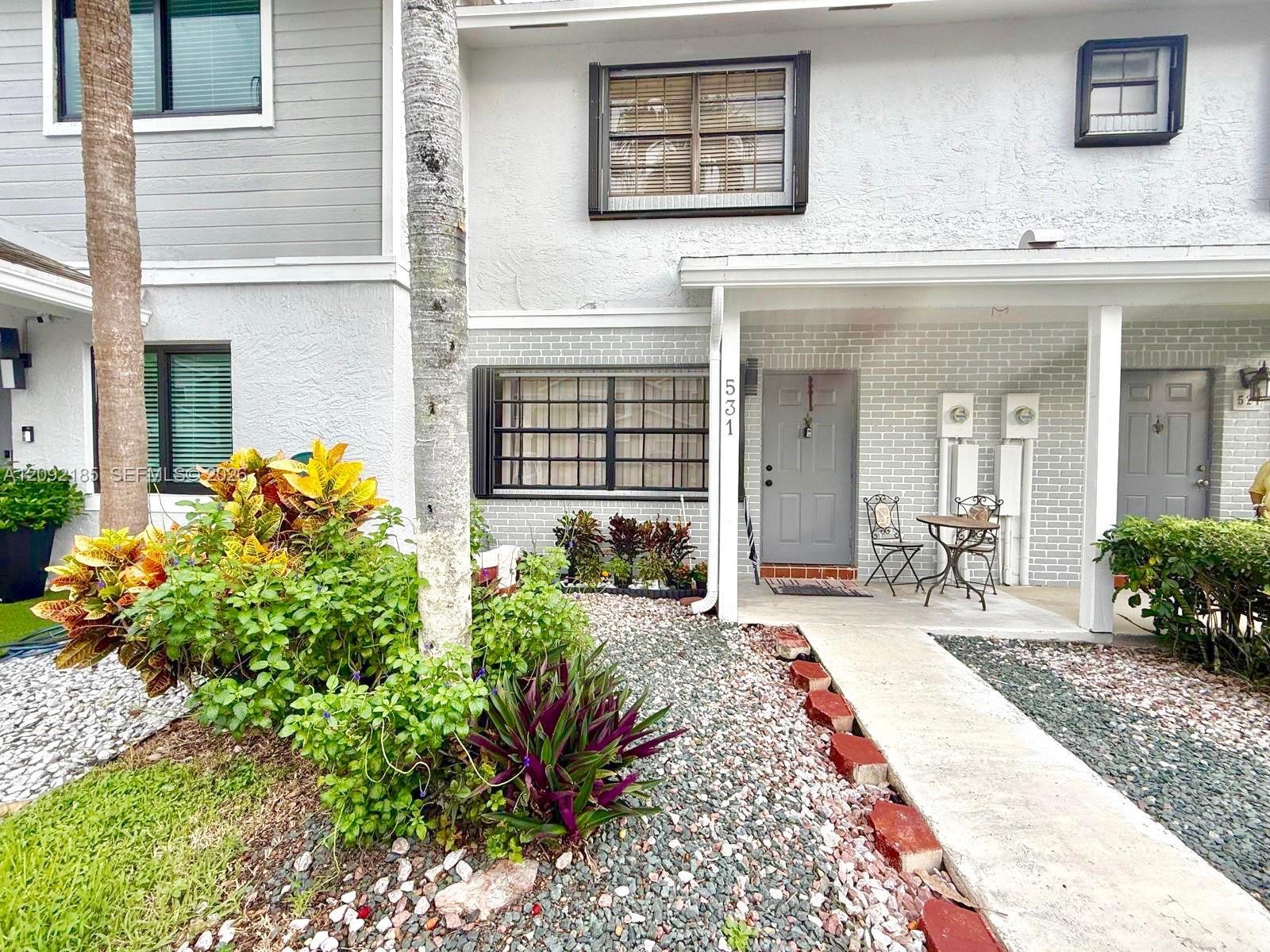 531 NW 103rd Ter, Pembroke Pines FL 33026