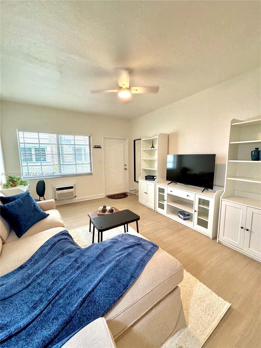 1561 Lenox Ave # 6, Miami Beach FL 33139