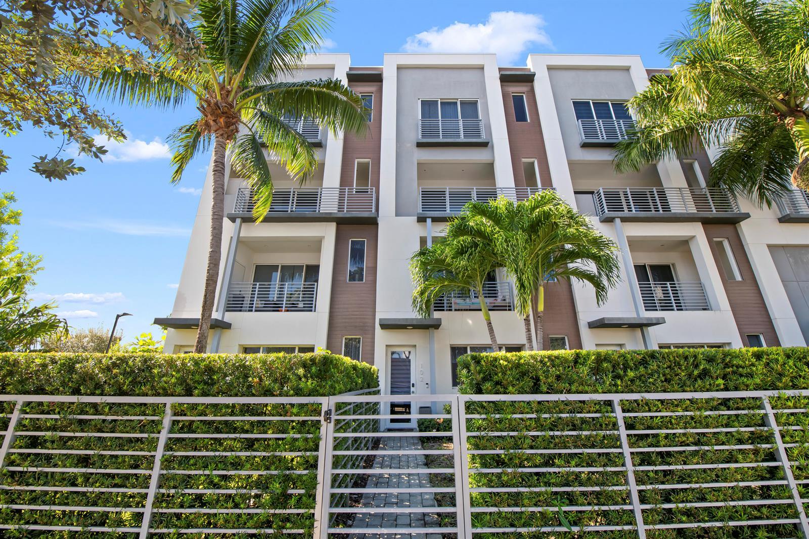 1025 NE 18th Avenue # 102, Fort Lauderdale FL 33304