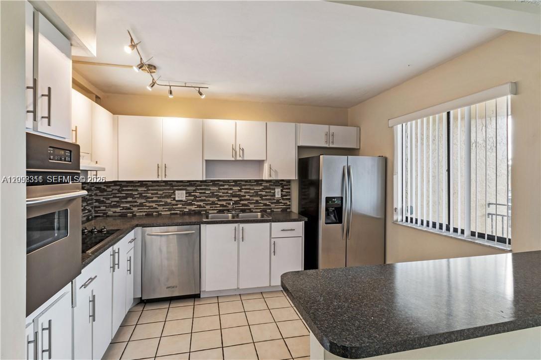 321 Lakeview Dr # 204, Weston FL 33326