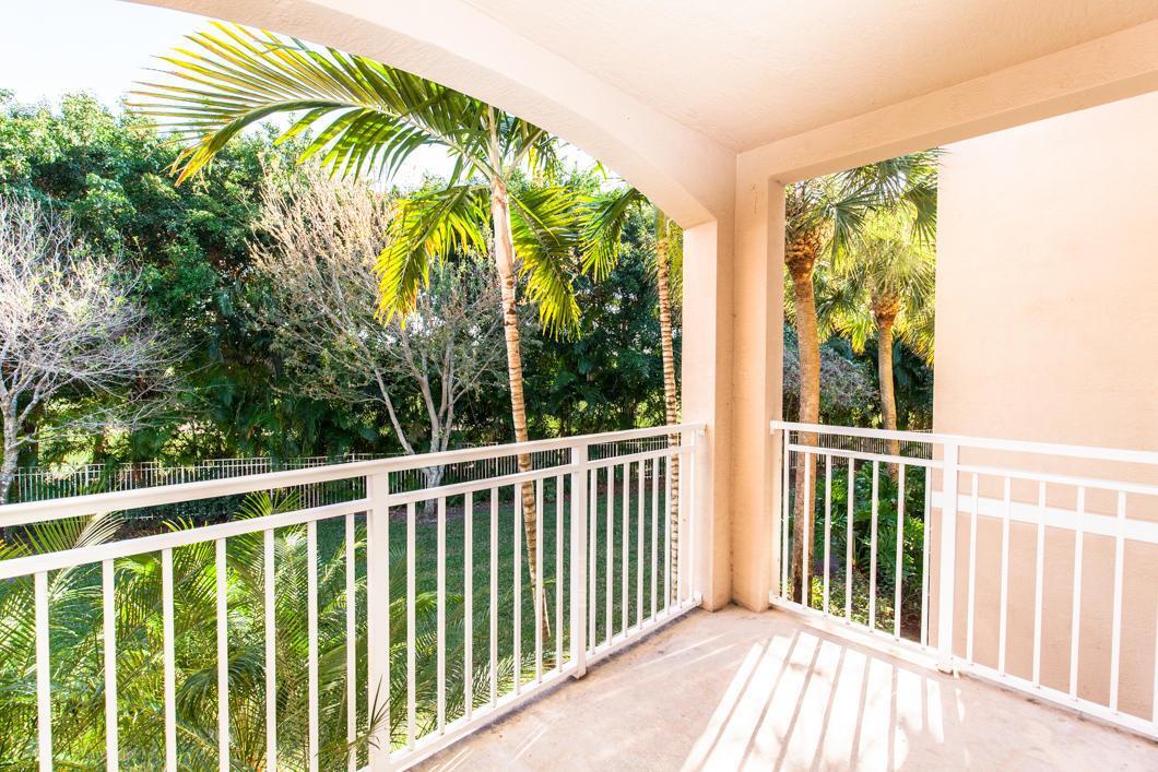 6492 EMERALD DUNES Drive # 205, West Palm Beach FL 33411