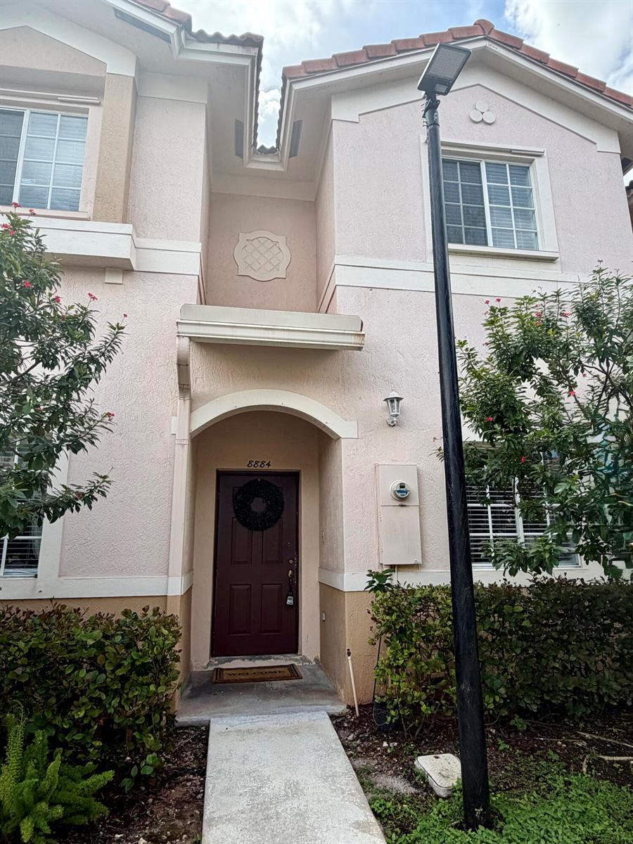 8884 N Isles Circle, Tamarac FL 33321