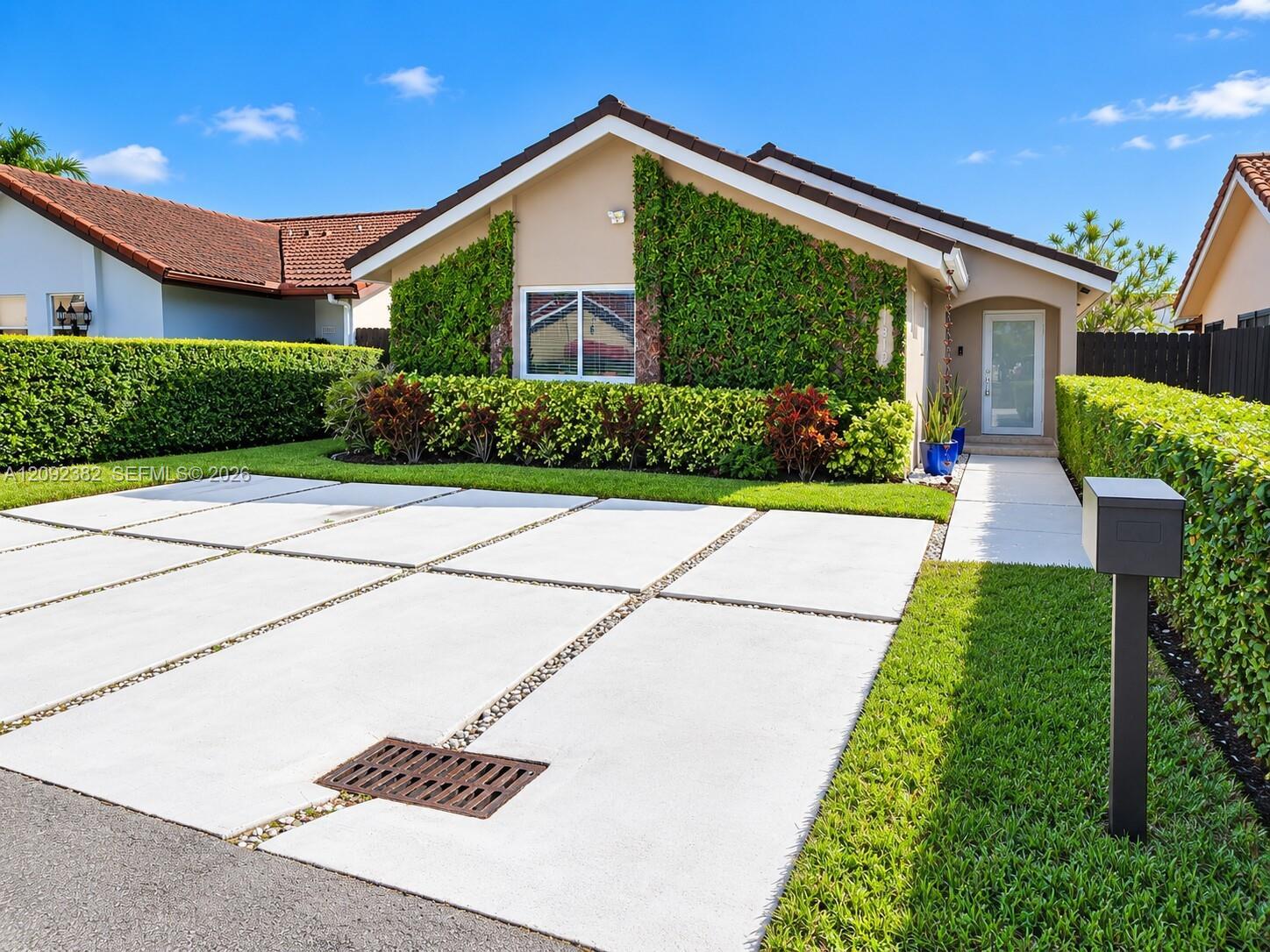 11312 SW 25 terr, Miami FL 33165