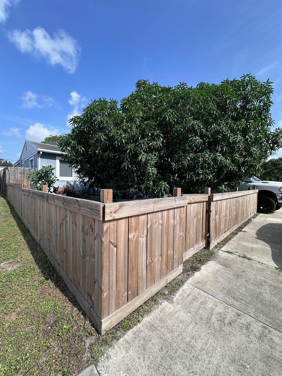 1013 N C Street, FL 33460