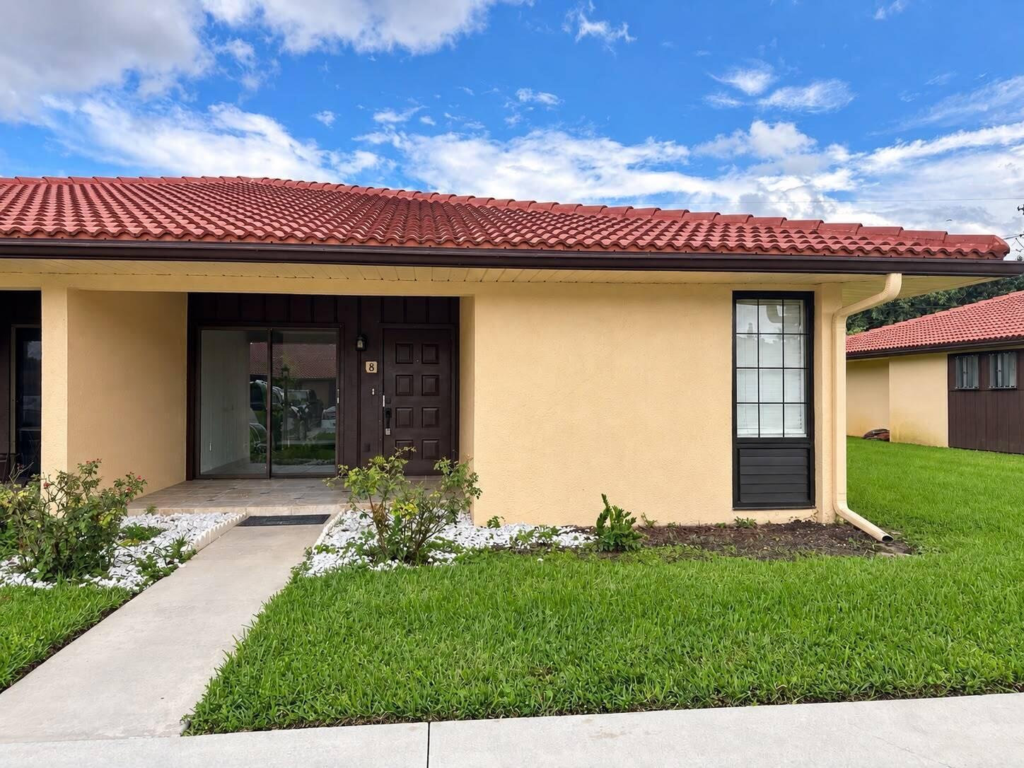 5933 FOREST HILL Boulevard # 8, West Palm Beach FL 33415
