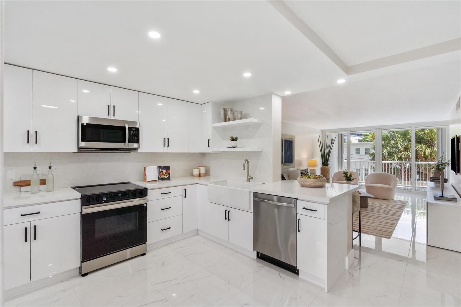 2200 NE 33rd Avenue # 2J, Fort Lauderdale FL 33305
