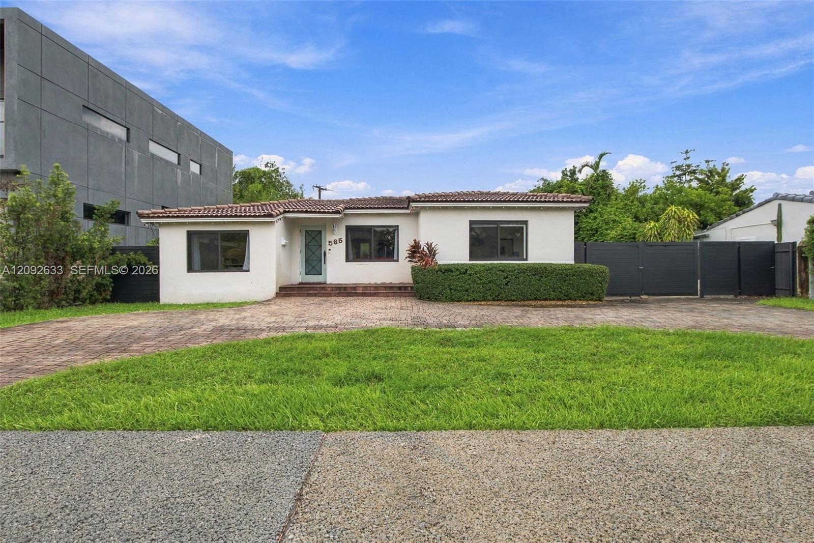 565 East Dr, Miami Springs FL 33166