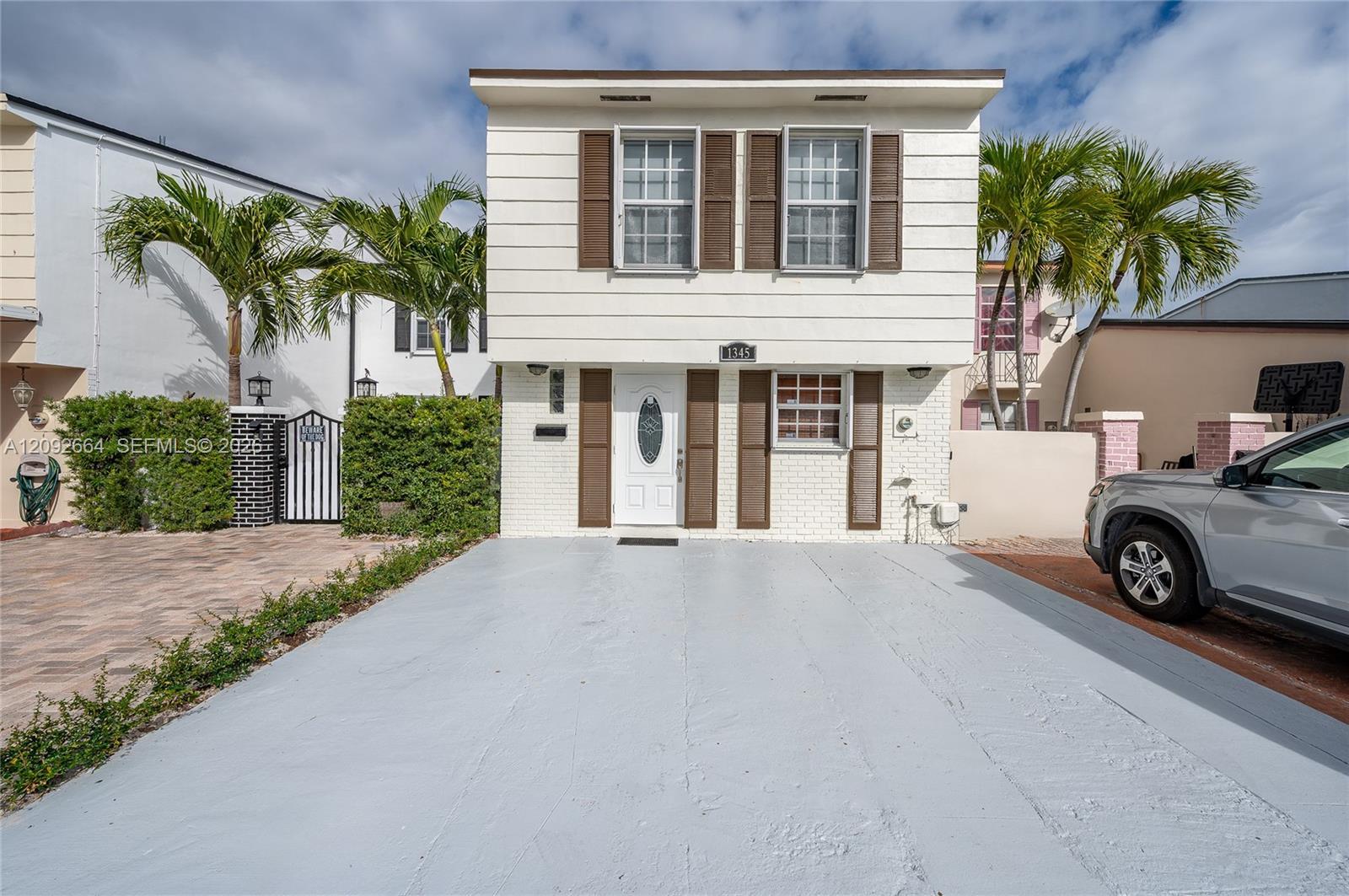 1345 W 71st St, Hialeah FL 33014