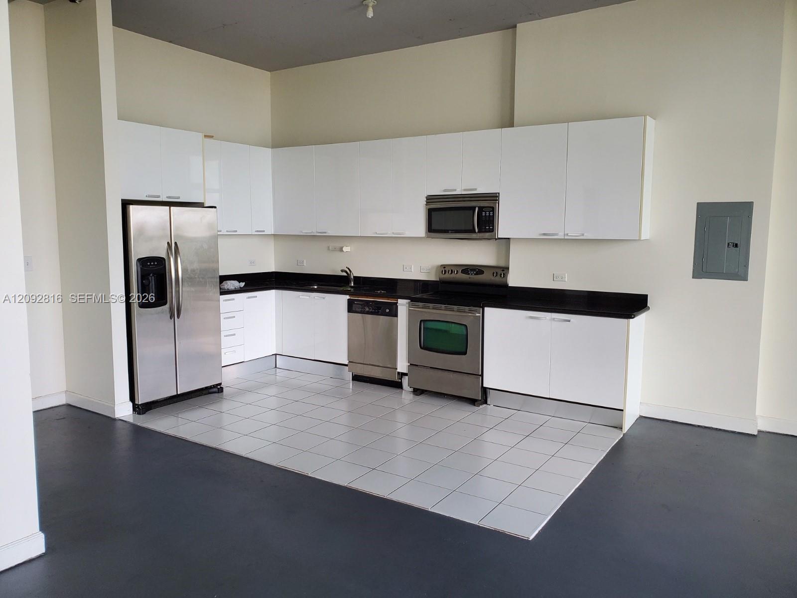2100 VAN BUREN ST # 411, Hollywood FL 33020