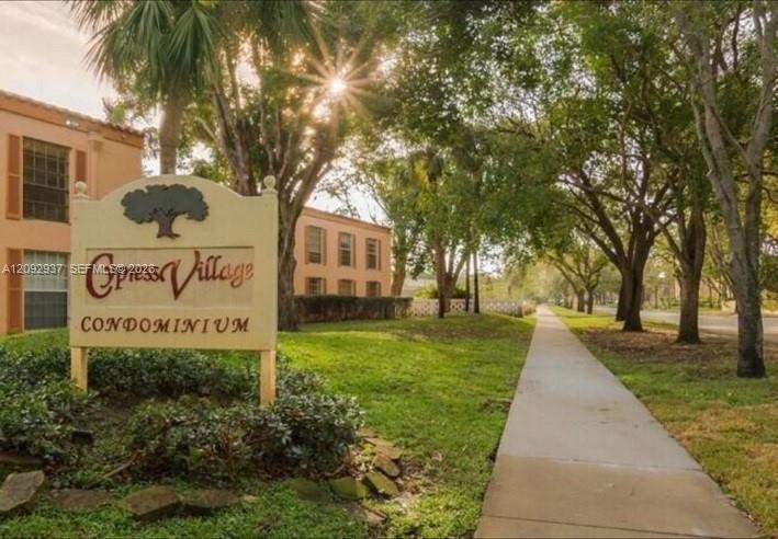 7204 Fairway Dr # I21, Miami Lakes FL 33014