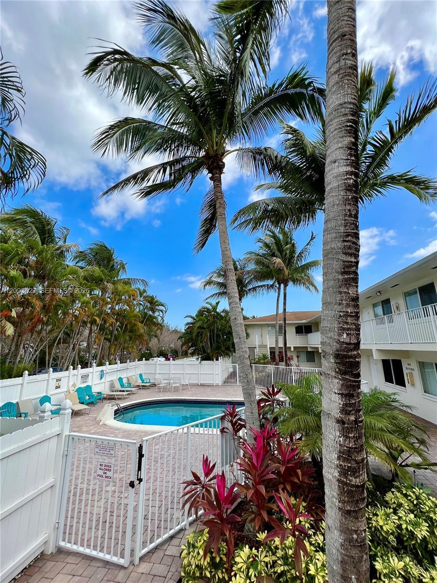 1872 NE 46th St # D4, Fort Lauderdale FL 33308