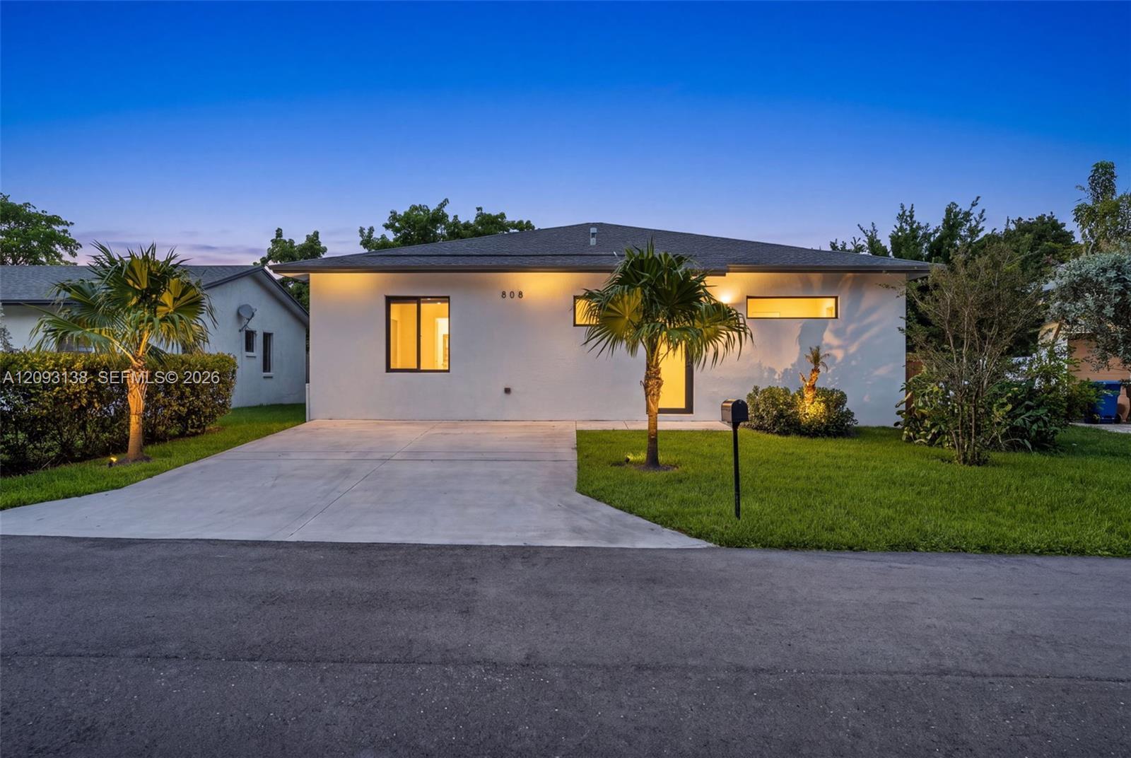808 NW 5th Ter, Hallandale Beach FL 33009