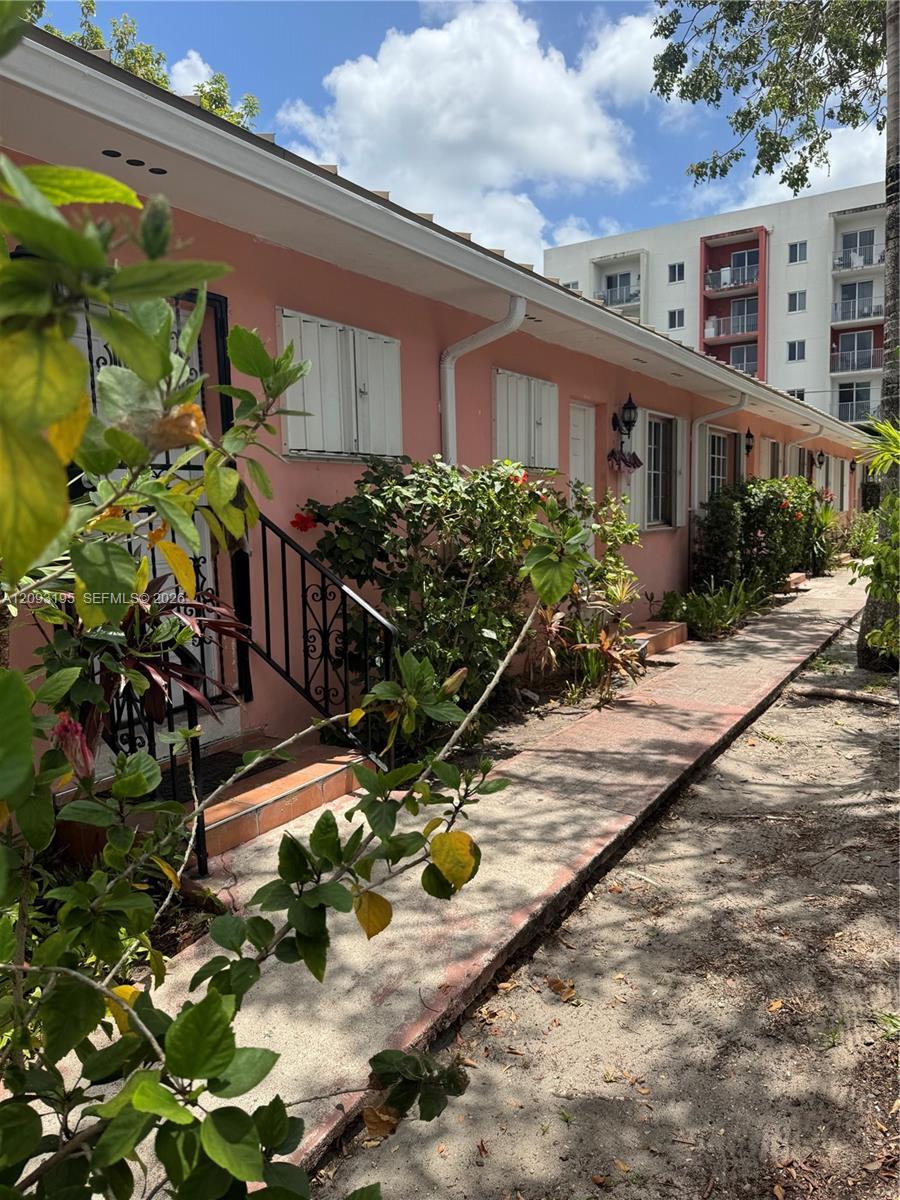 1020 SW 5th St # 3, Miami FL 33130