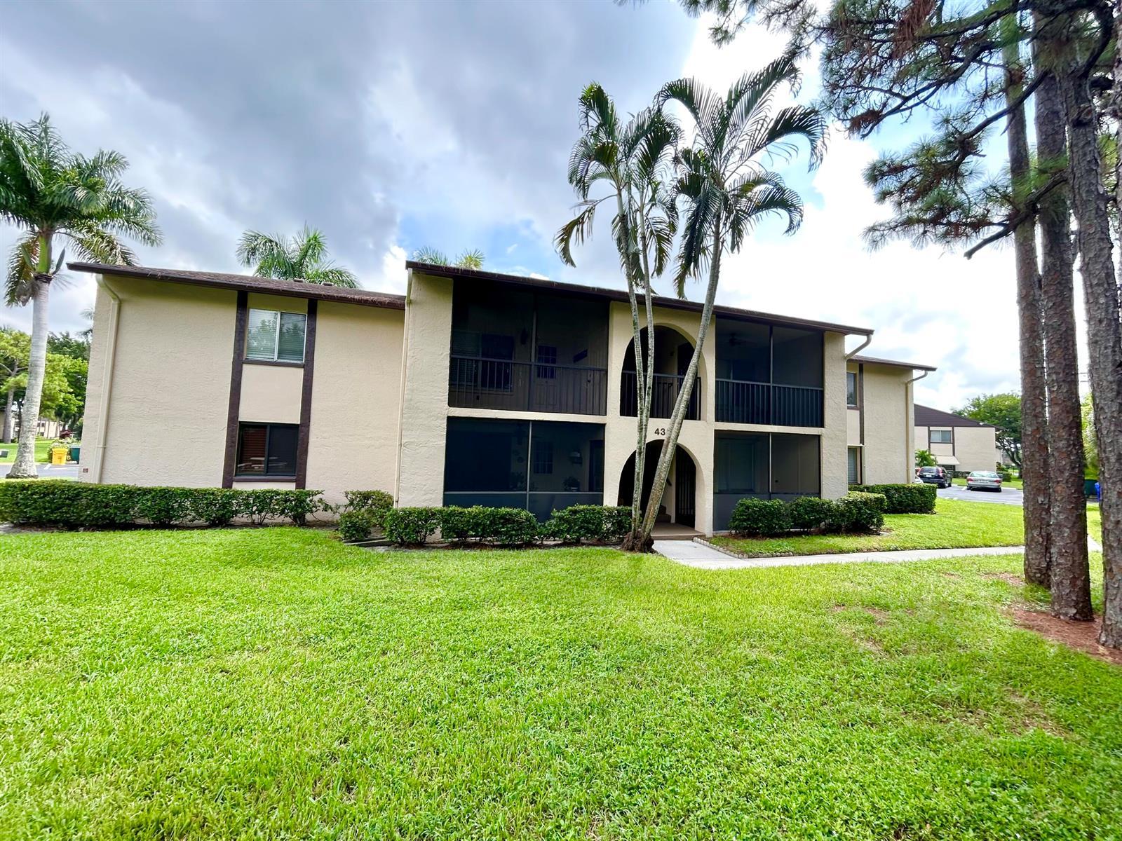435 Pine Glen Lane # 2, FL 33463