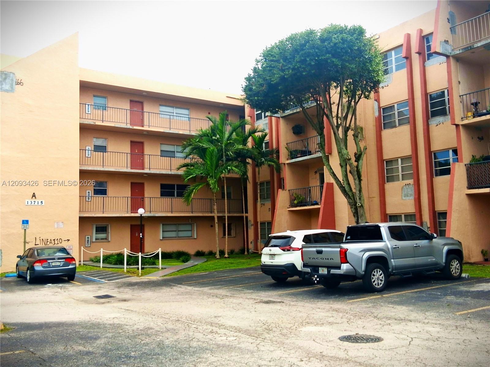 13715 Kendale Lakes Cir # 107, Miami FL 33183