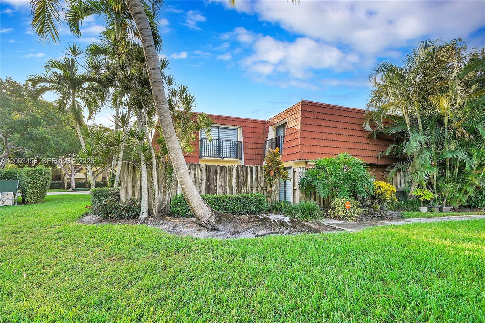 9861 NW 6th Ct, Plantation FL 33324