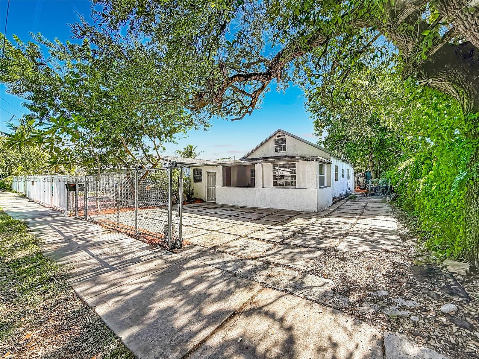 4433 NW 22nd Ct, Miami FL 33142