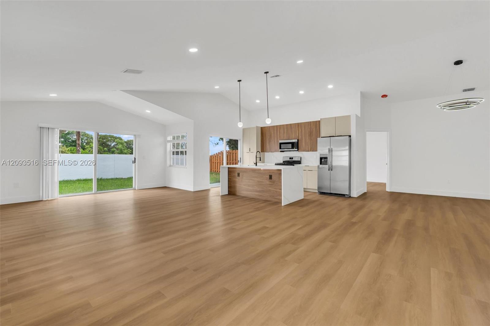 16 Gables Blvd, Weston FL 33326