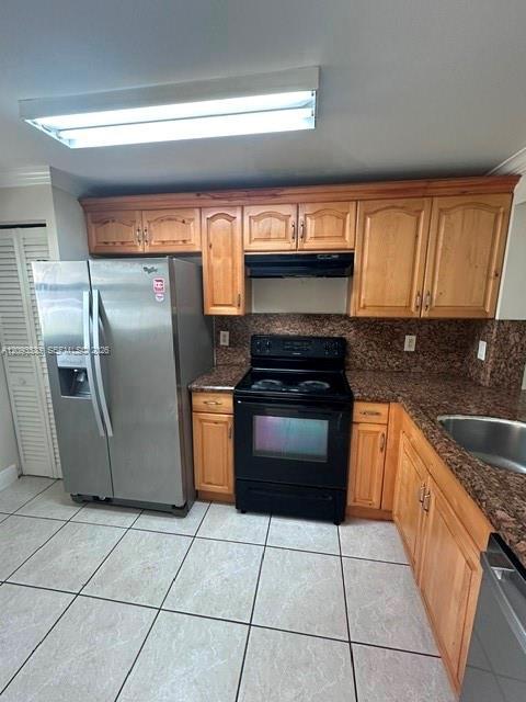 911 NE 209th Ter # 27, Miami FL 33179