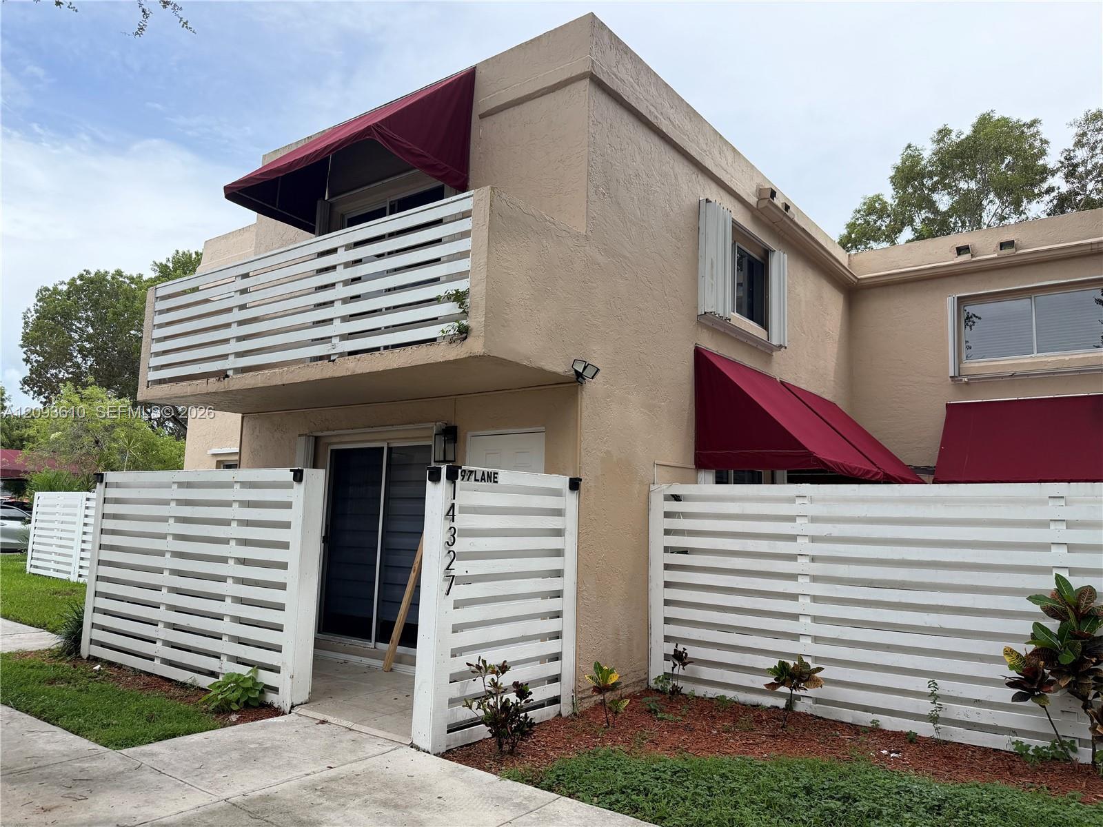 14327 SW 97th Ln # 14327, Miami FL 33186