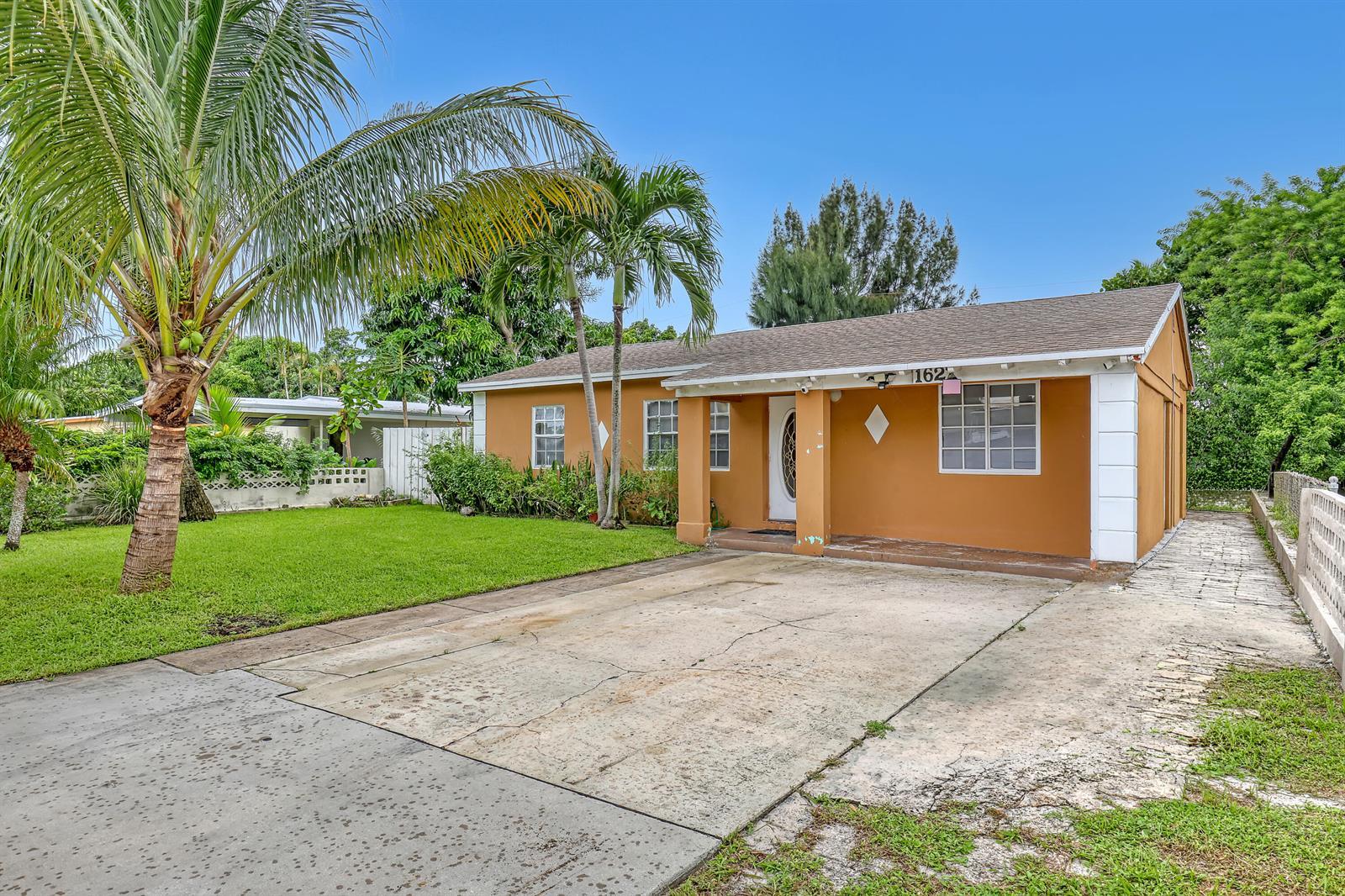1627 4th Court NE, Boynton Beach FL 33435