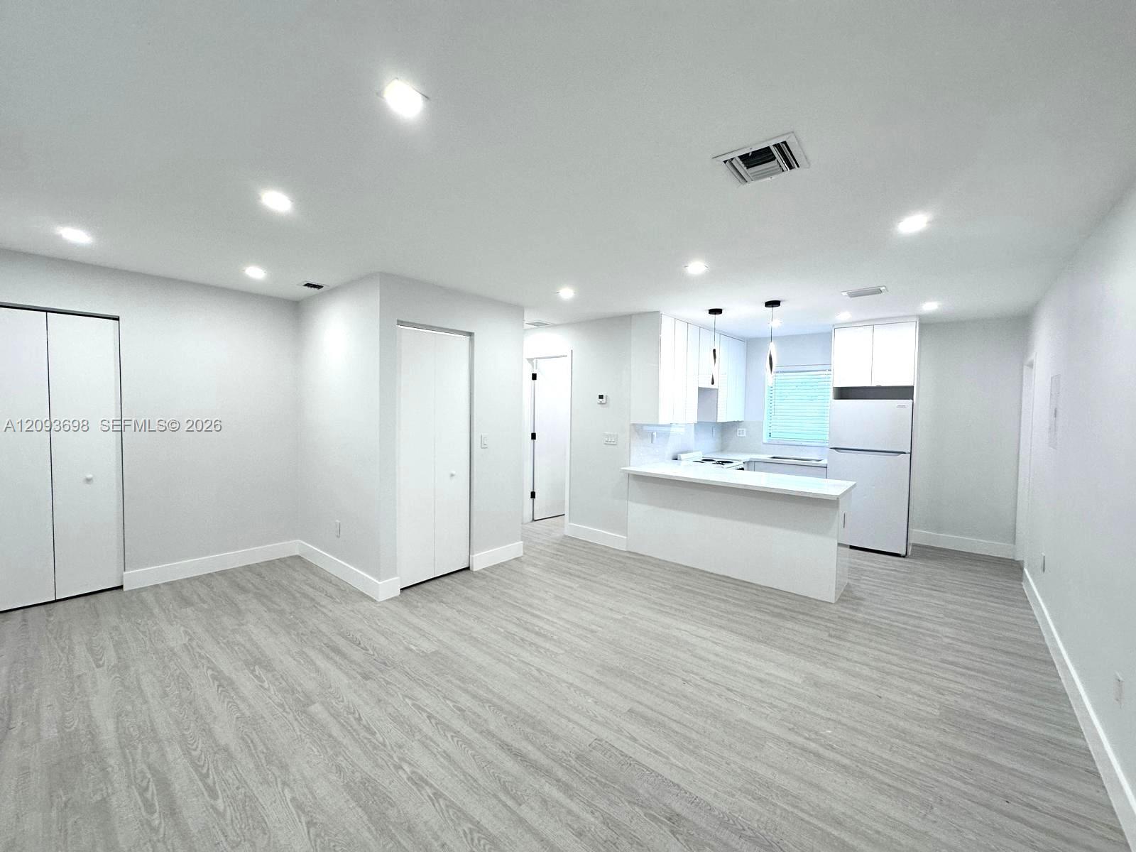 215 Zamora Ave # 9, Coral Gables FL 33134