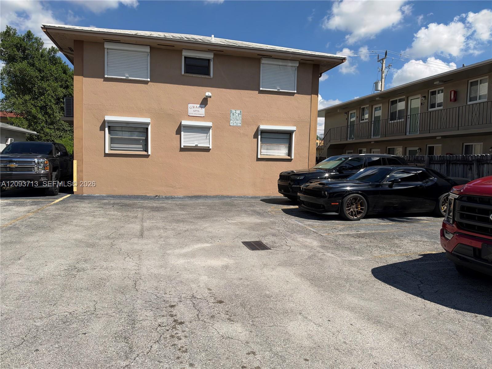 25 W 4th St # 201, Hialeah FL 33010