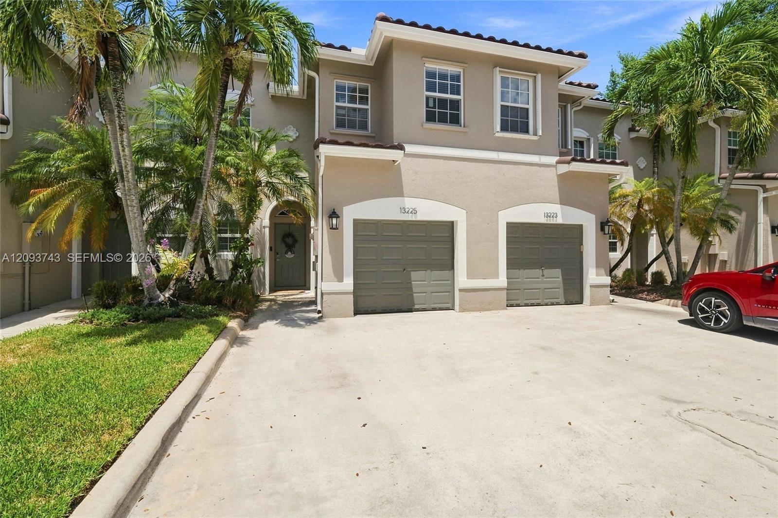 13225 NW 7th Dr, Plantation FL 33325