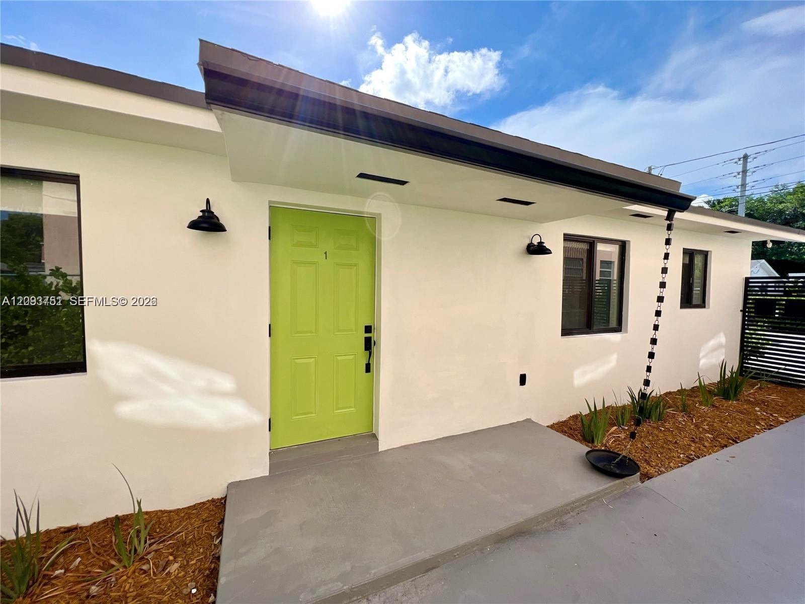 52ND 21 NW 52ND # 1, Miami FL 33142