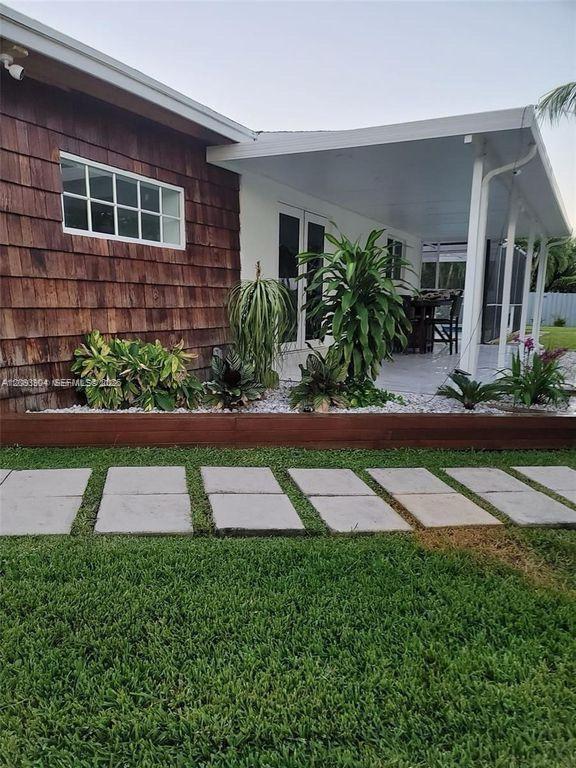 290 NW 92nd Ave # 1, Pembroke Pines FL 33024